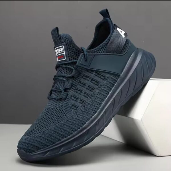 Lightweight, comfortable lace-up sneakers for outdoor sports and casual wear.