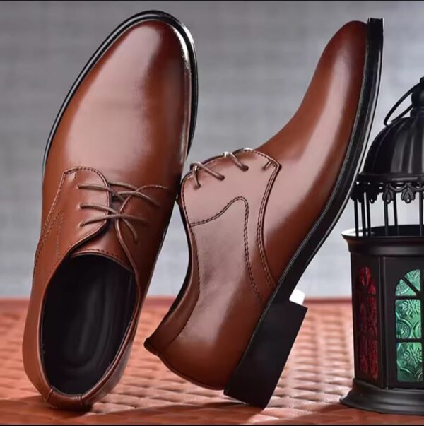 Business casual leather shoes with rubber outsole for safety.
