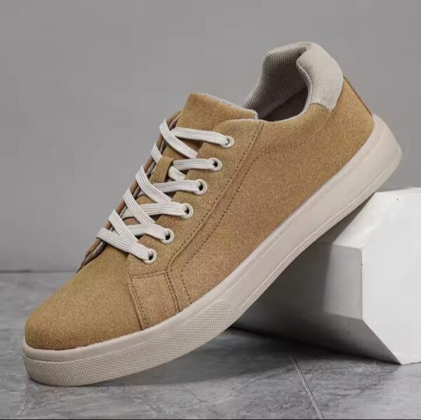 Fashionable, comfortable leather sneakers for men, lightweight, outdoor casual footwear.