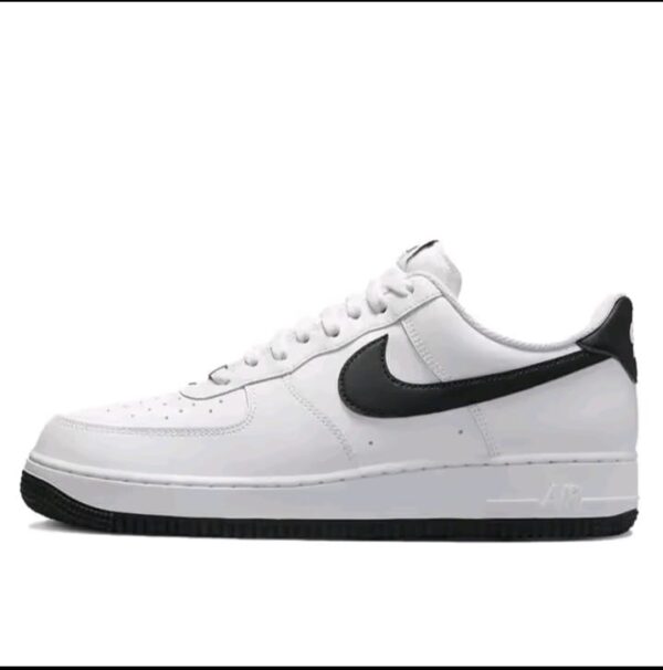 NIKE - Image 2