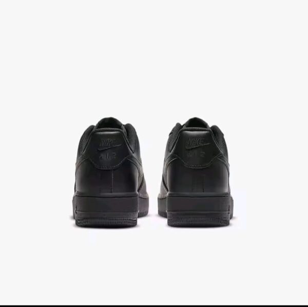 NIKE - Image 7